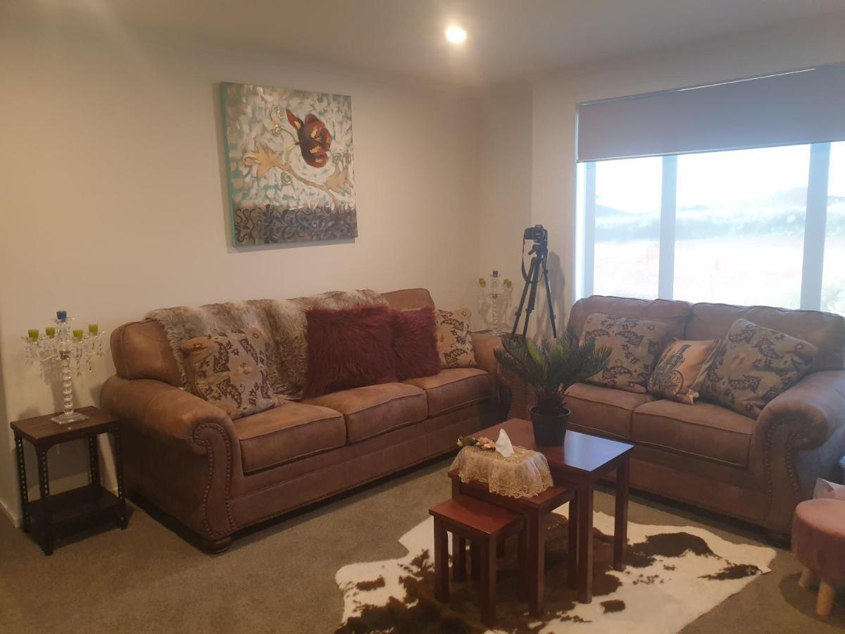 Bed N Breakfast On Pear Tree Lane Apartment Hamilton Bagian luar foto