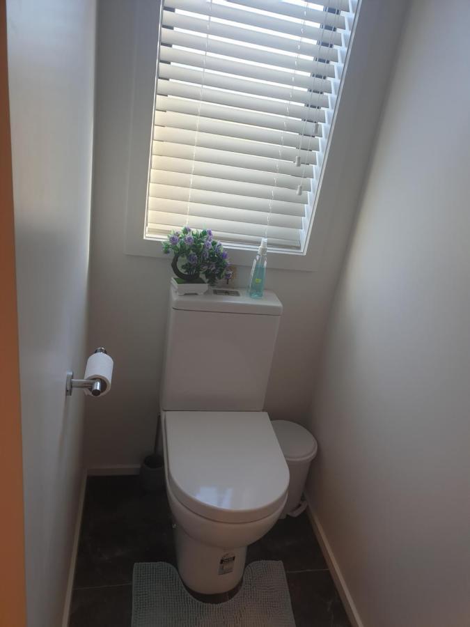 Bed N Breakfast On Pear Tree Lane Apartment Hamilton Bagian luar foto