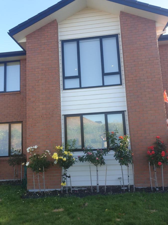 Bed N Breakfast On Pear Tree Lane Apartment Hamilton Bagian luar foto