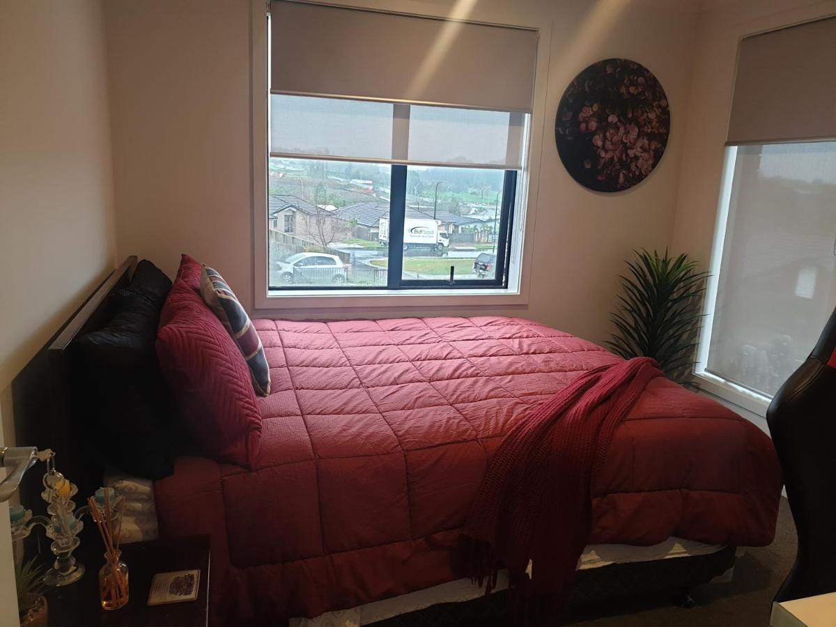 Bed N Breakfast On Pear Tree Lane Apartment Hamilton Bagian luar foto